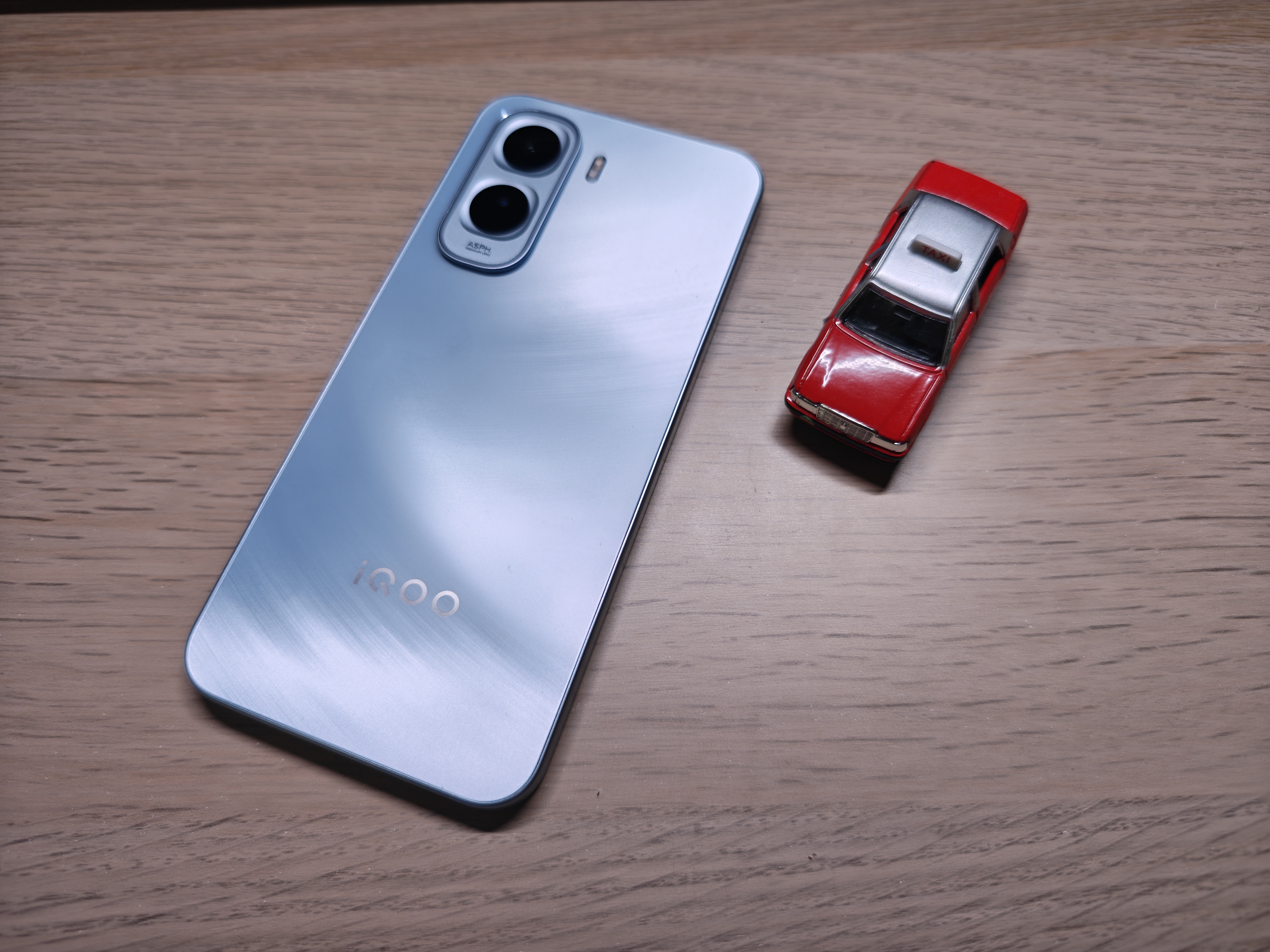 iQOO Z11 手機外觀